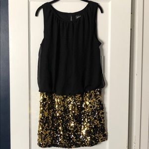 Adrianna Papell Black & Gold sequined dress